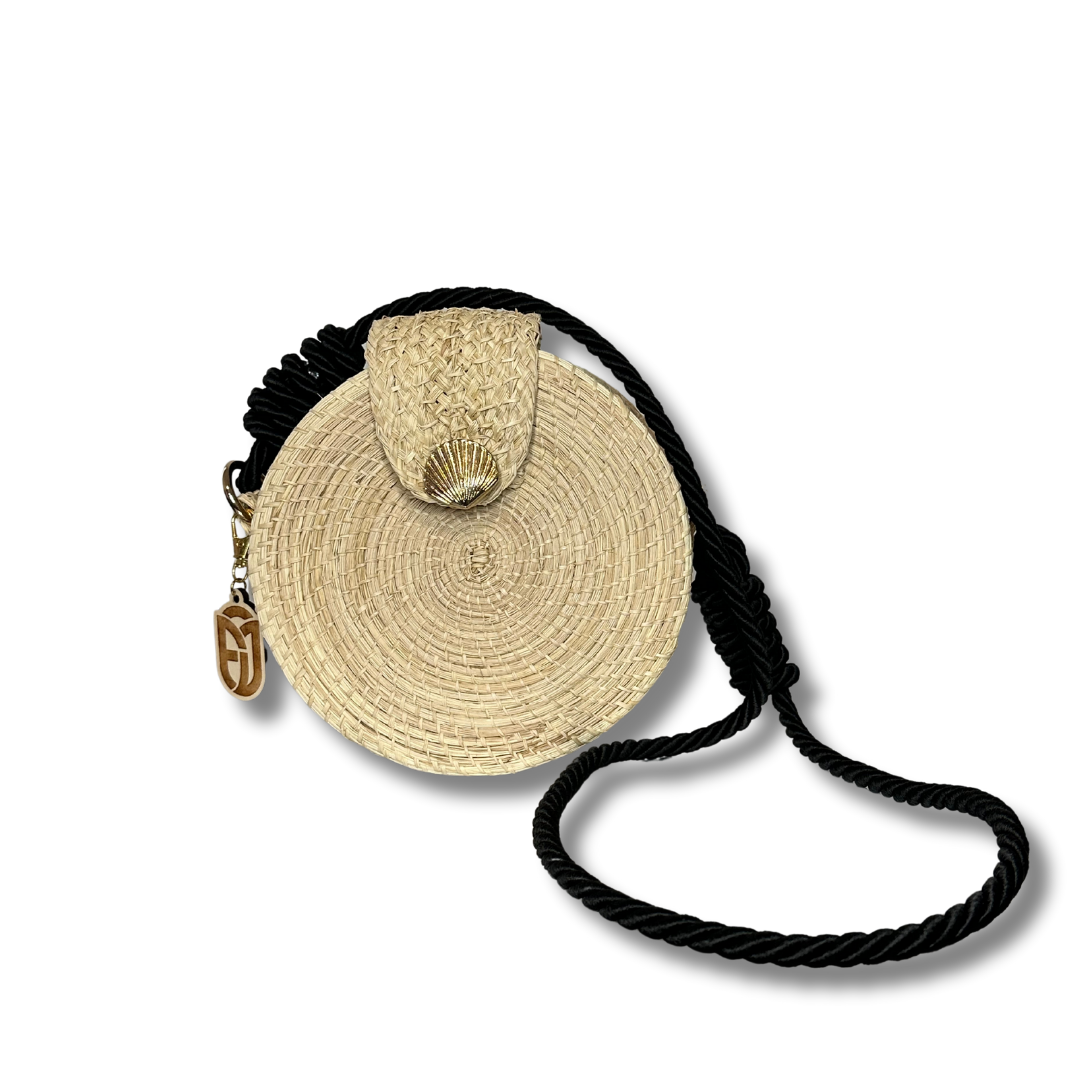 Yoyo Shell Palm Bag Handwoven